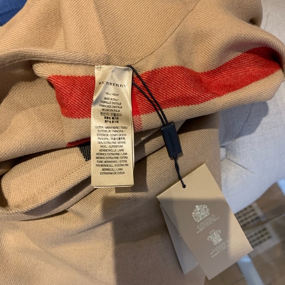 Burberry Reversible Merino Wool Poncho/Cape - Picture 9 of 13